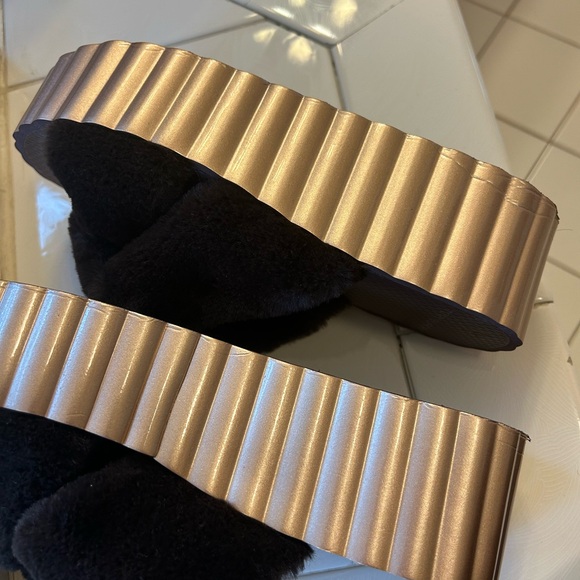 Slides - Picture 5 of 7